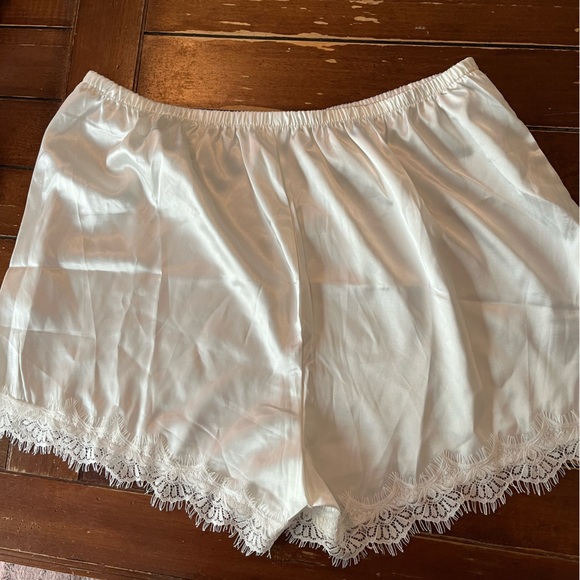 Xl satin pjs new without tags - Picture 3 of 3